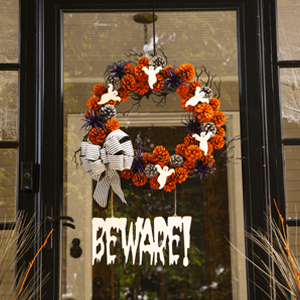 Completed Halloween wreath.